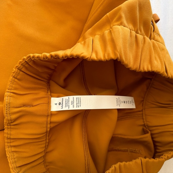 Lululemon On the Fly Woven Pants Mustard Size 4 - Picture 2 of 3